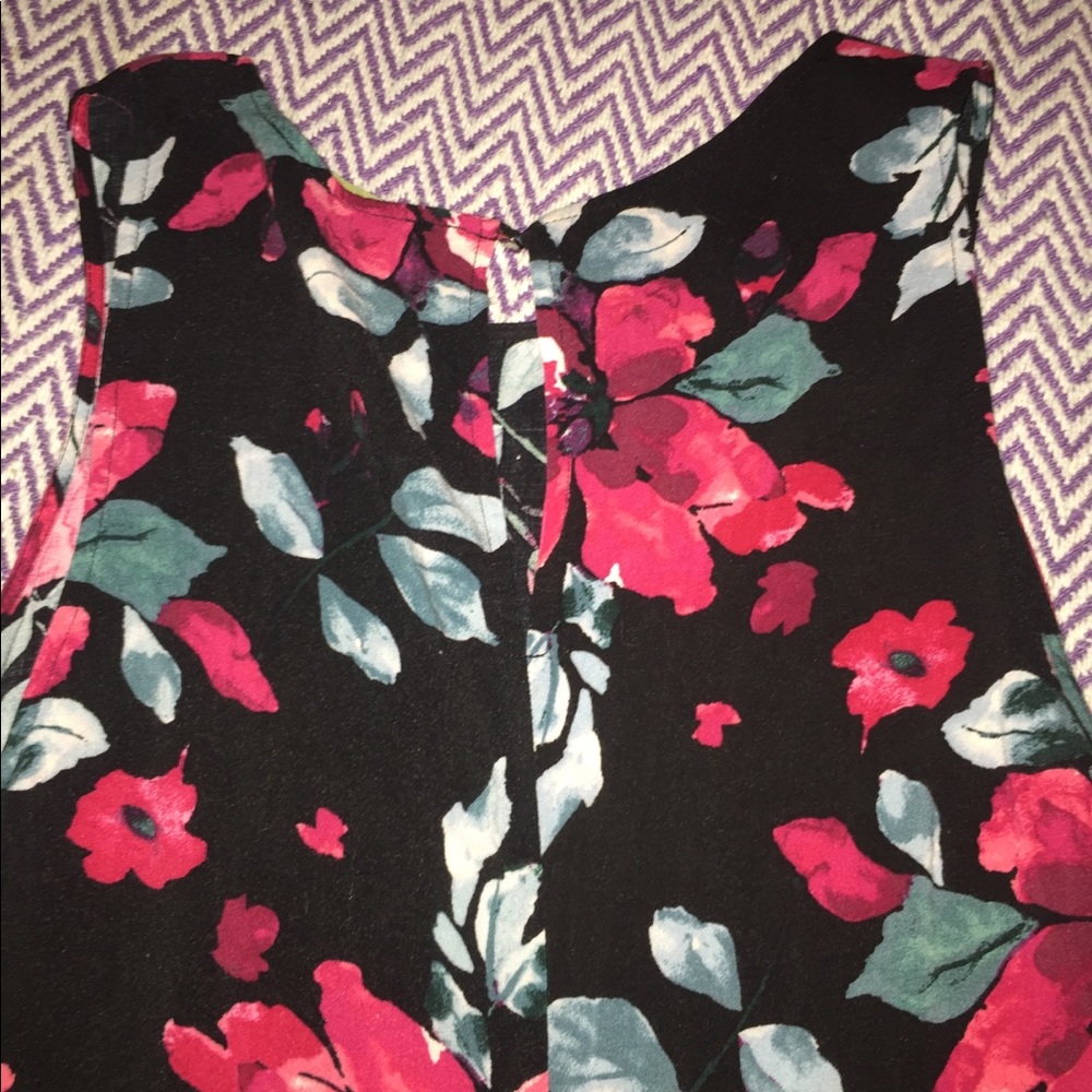 Cute floral over sized dress - Picture 2 of 5